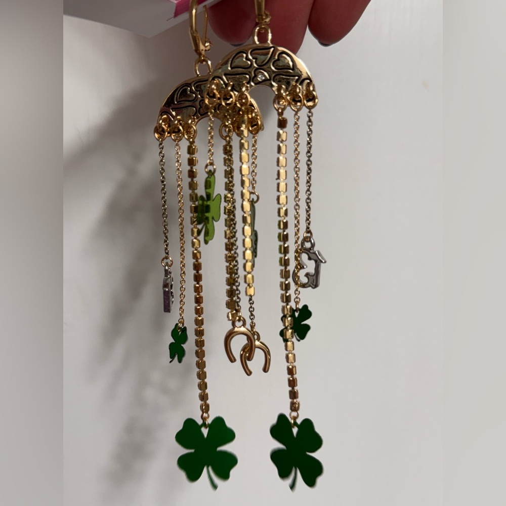 NWT Betsey Johnson Rainbow Lucky Charm Drop Earrings, St Patrick’s Day Glam - Picture 4 of 9